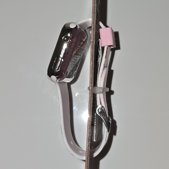 Adorable New 'Vintage' Strawberry Shortcake LED Watch/Adjustable Band - Picture 4 of 8